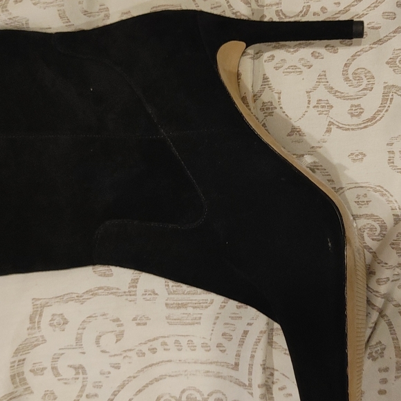 Antonio Melani black suede boots - Picture 2 of 8